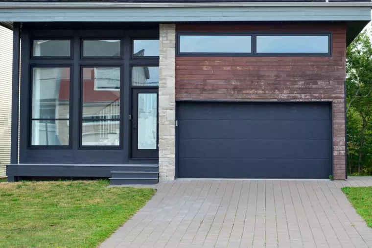 Comment puis-je retirer l'ancien bardage de ma façade ?, Alès, Demontant Damien